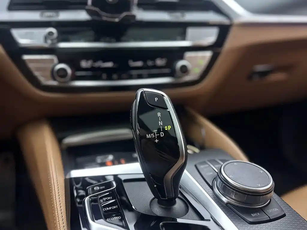 BMW 5 Series (Import) — миниатюра 4