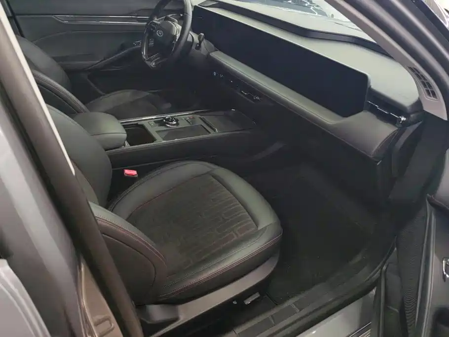 Ford Mondeo — миниатюра 8