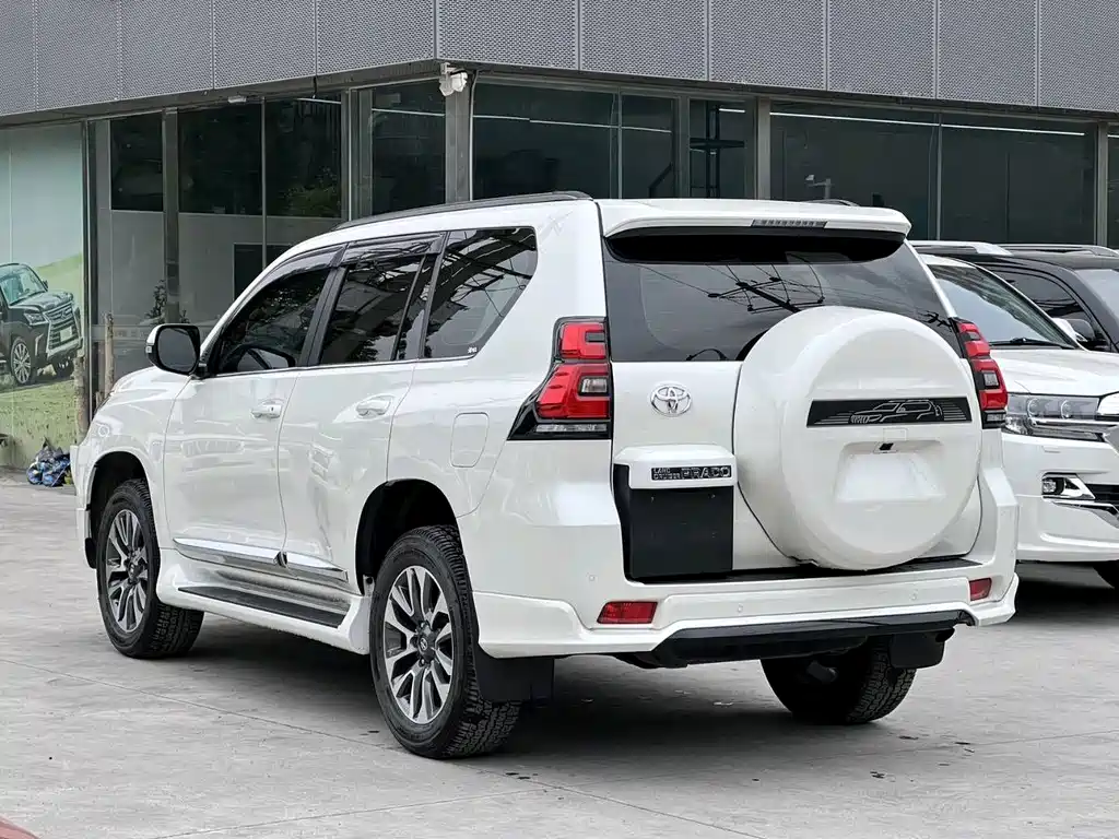 Toyota Land Cruiser Prado 2023 4.0L AT