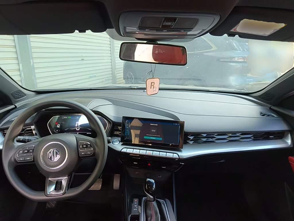 MG MG5 1.5 л 2021 г. Серебристо-серый, пробег 40700 км