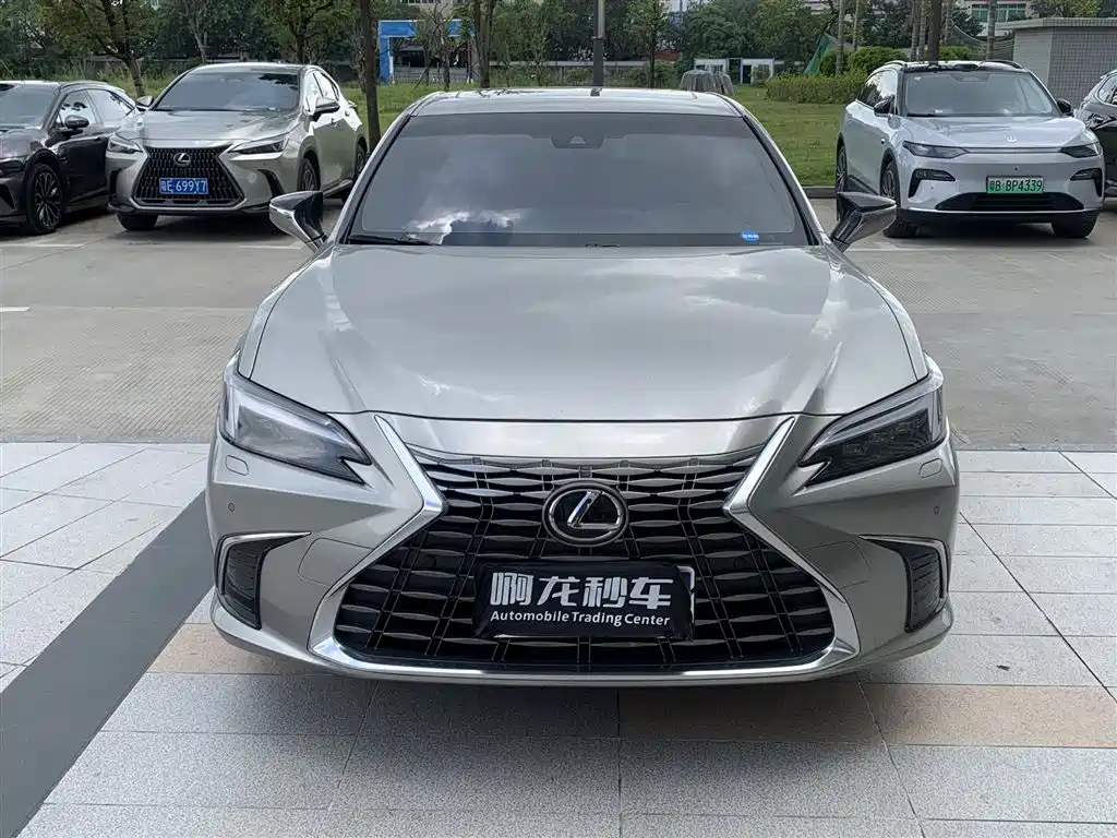 Lexus ES 2025 200 Premium