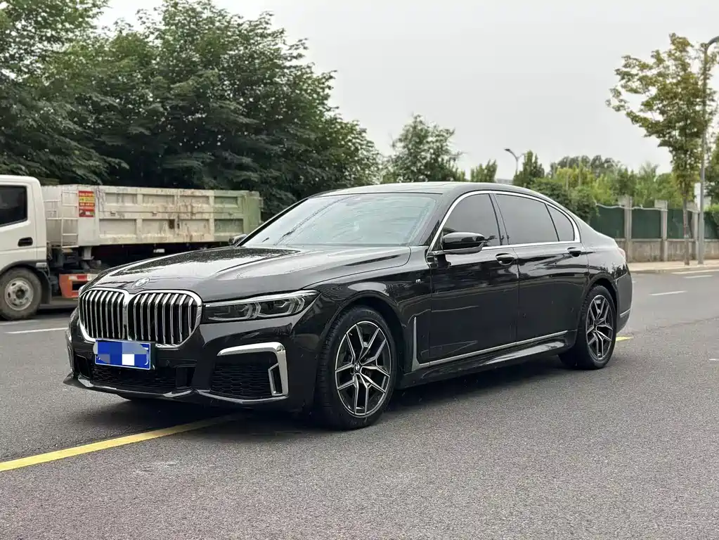 BMW 7 Series — миниатюра 2