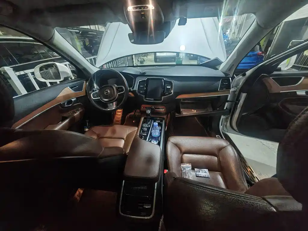 Volvo XC90 — миниатюра 4