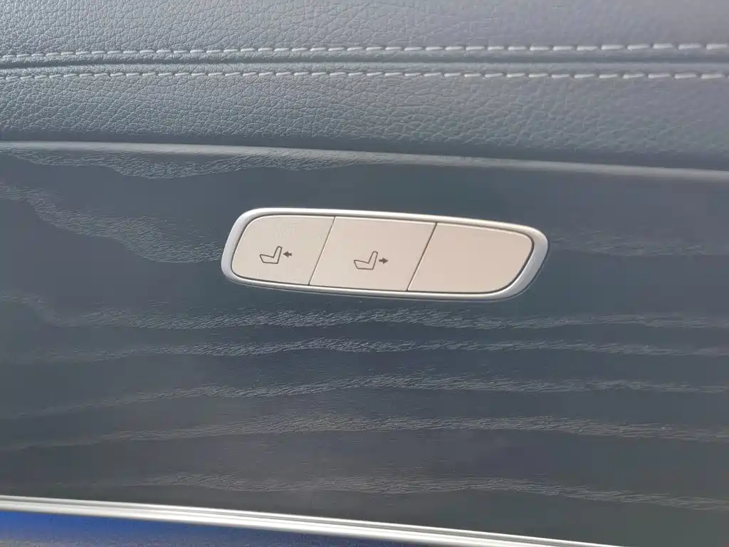 Mercedes-Benz E-Class — миниатюра 31