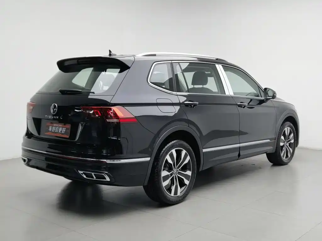 Volkswagen Tiguan L — миниатюра 2