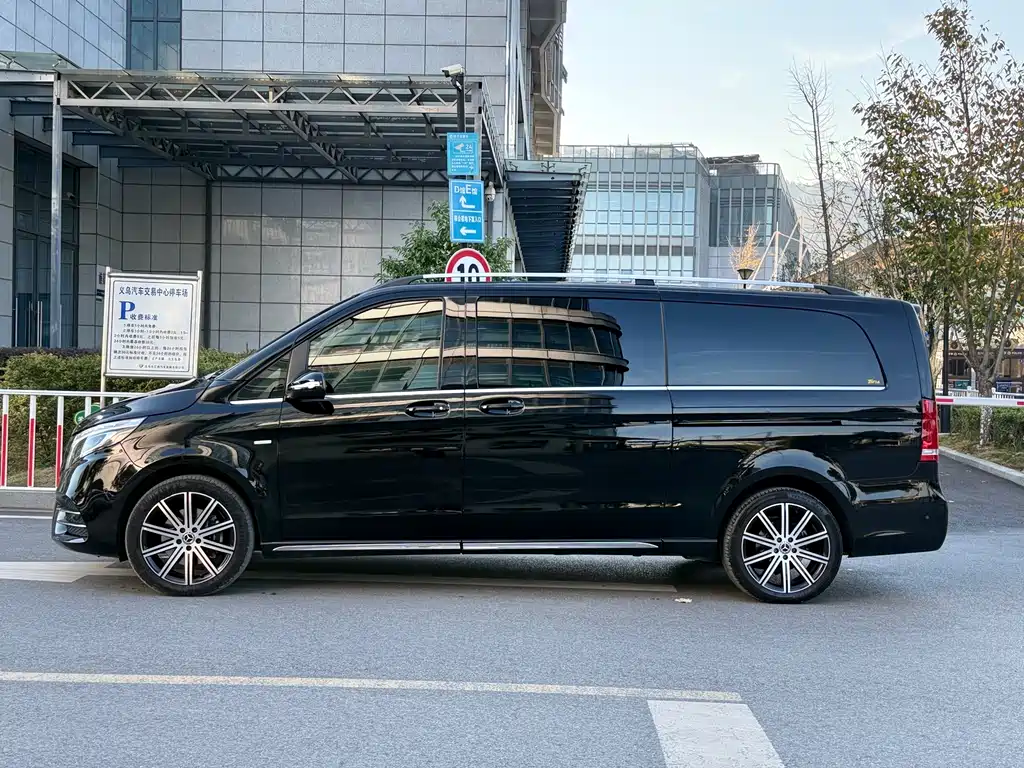 MERCEDES-BENZ V CLASS