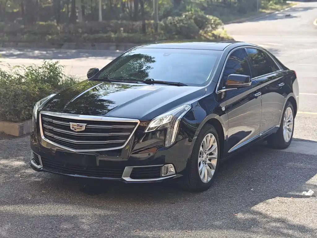 CADILLAC XTS