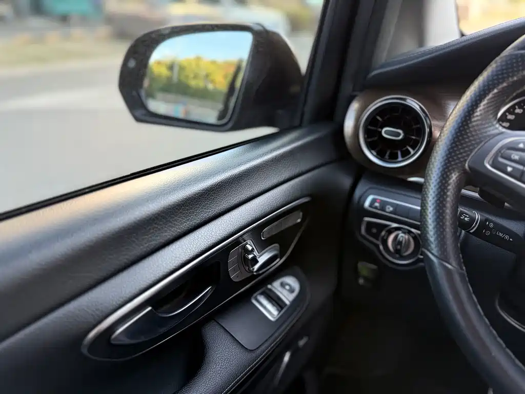 MERCEDES-BENZ V CLASS