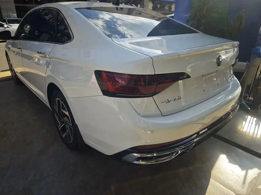 Volkswagen Sagitar — миниатюра 10