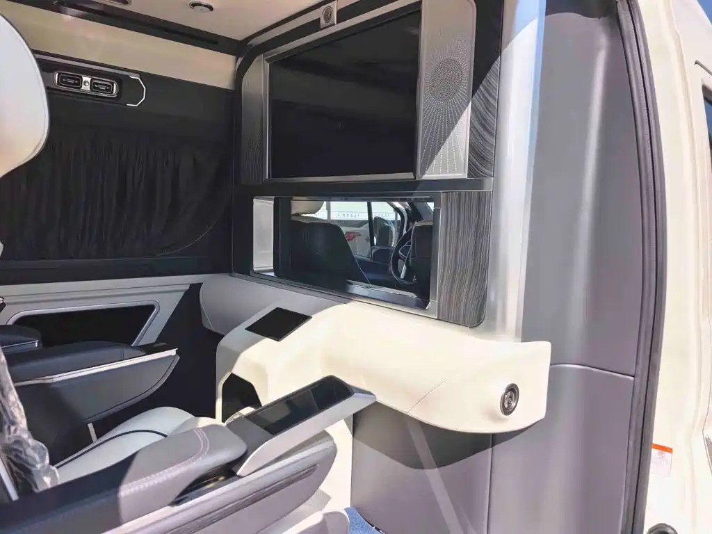Toyota Hiace — миниатюра 7