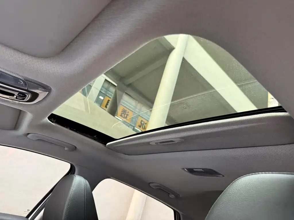 Hyundai Elantra — миниатюра 19