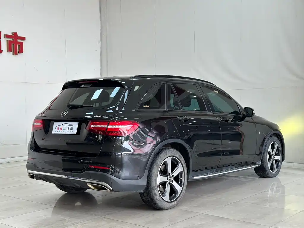 MERCEDES-BENZ GLC