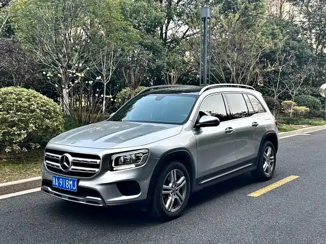 MERCEDES-BENZ GLB