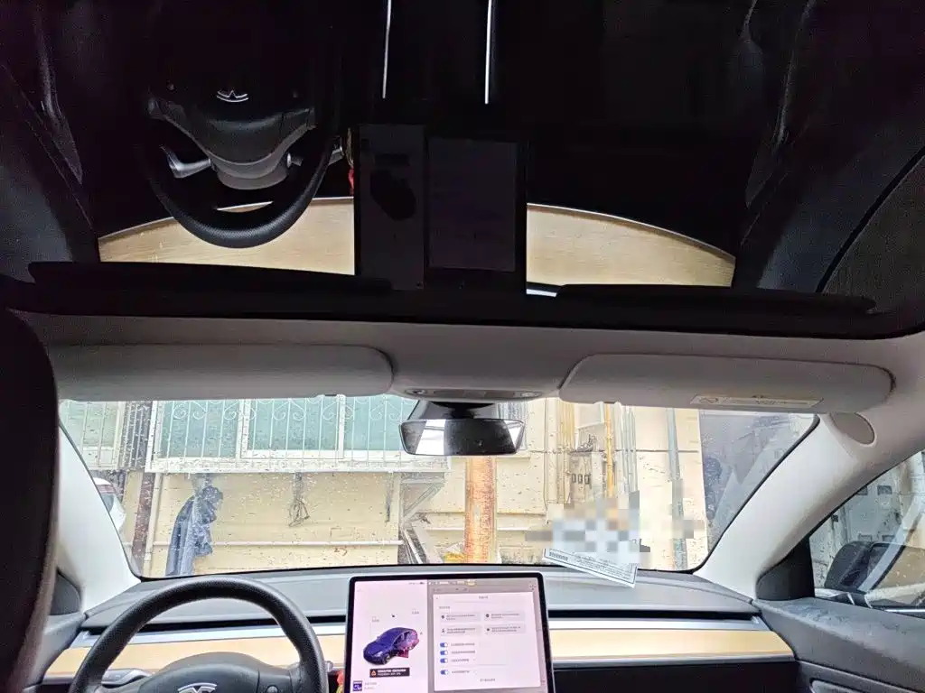 Tesla Model 3 — миниатюра 20