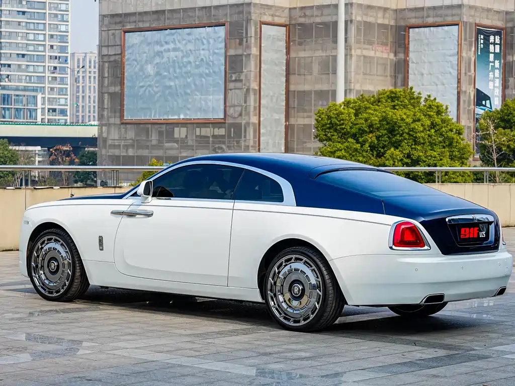 ROLLS-ROYCE PHANTOM