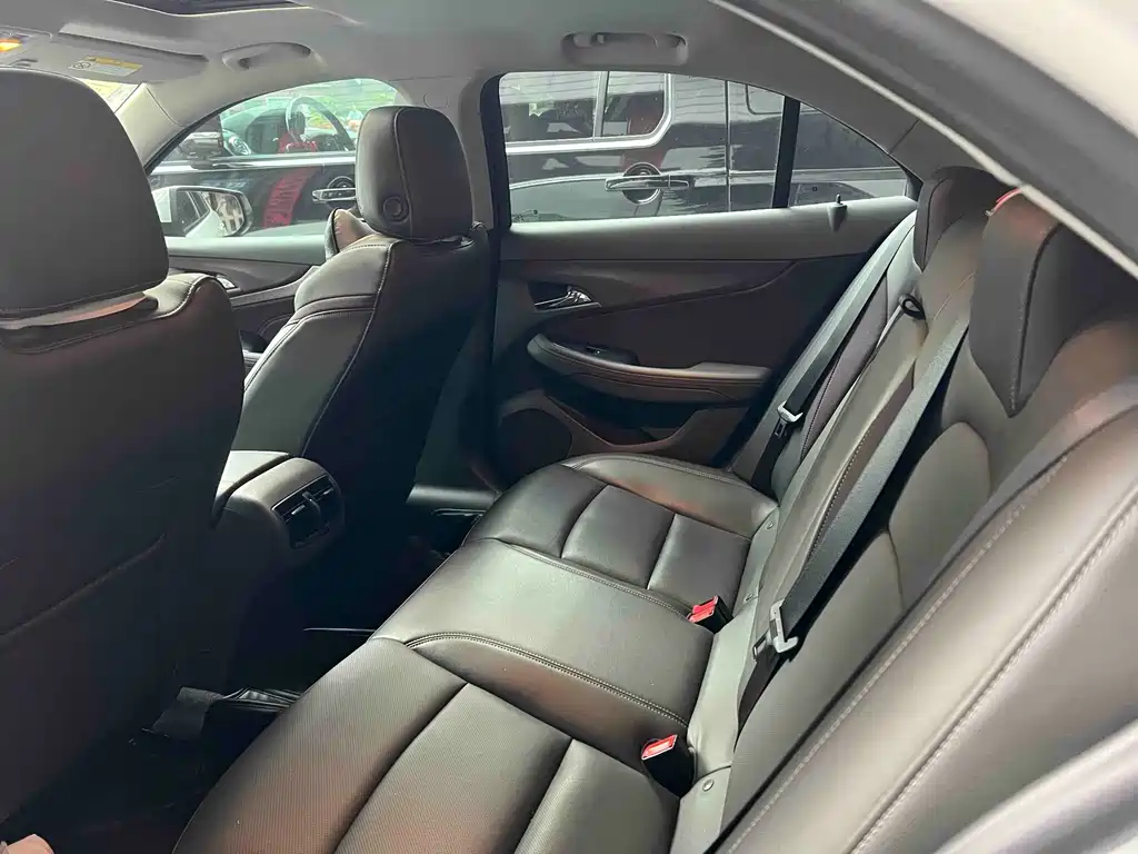 Chevrolet Malibu — миниатюра 5