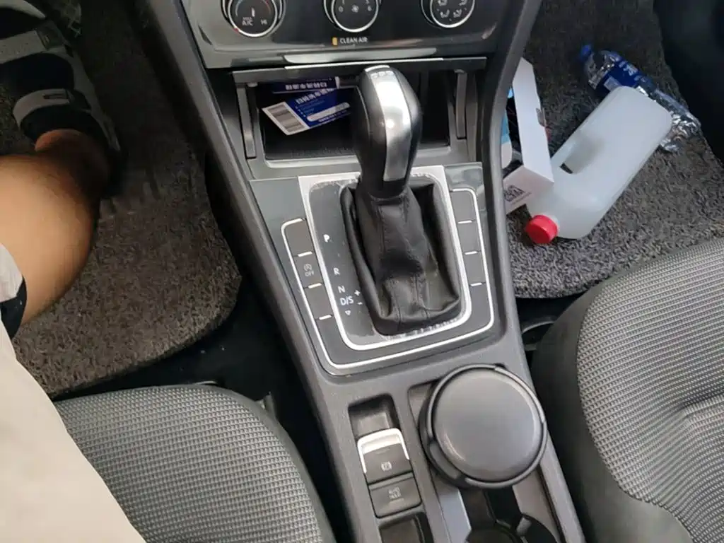 Volkswagen Golf — миниатюра 14