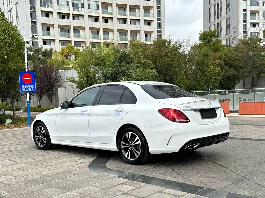 Mercedes-Benz C-Class — миниатюра 9