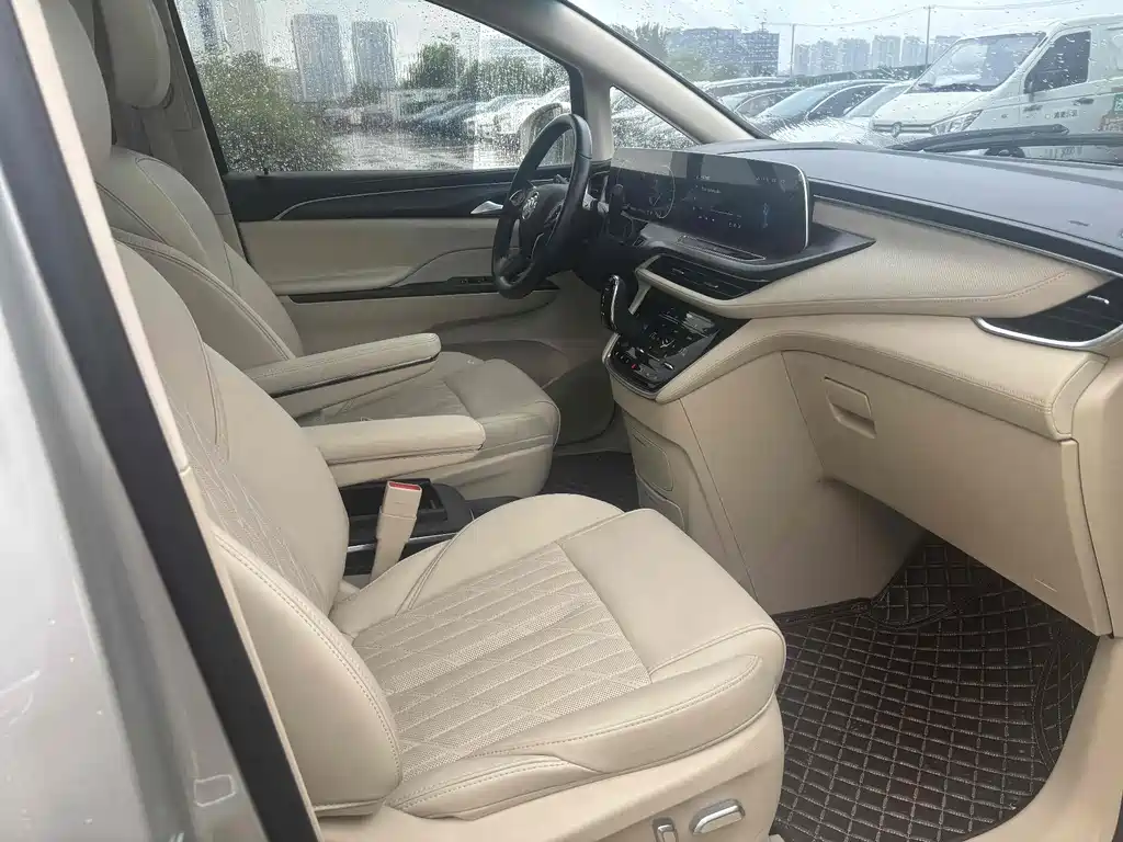 BUICK  GL8