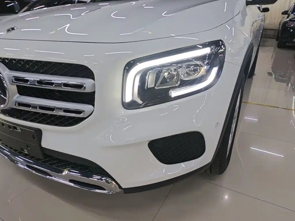 Mercedes-Benz GLB — миниатюра 24