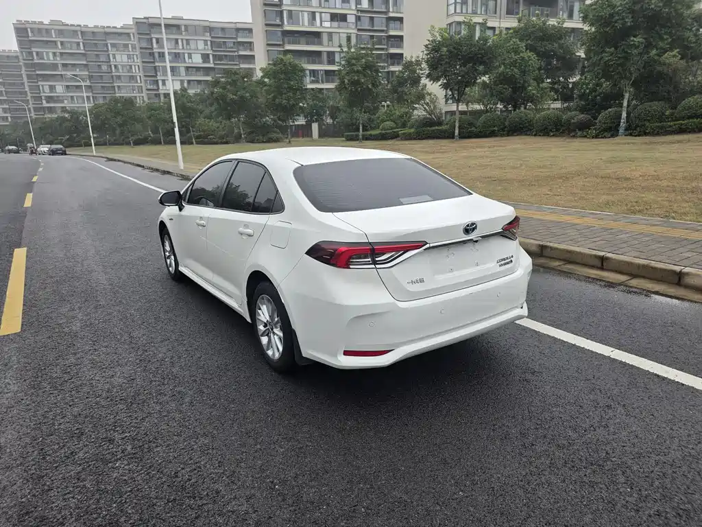 Toyota Corolla — миниатюра 5