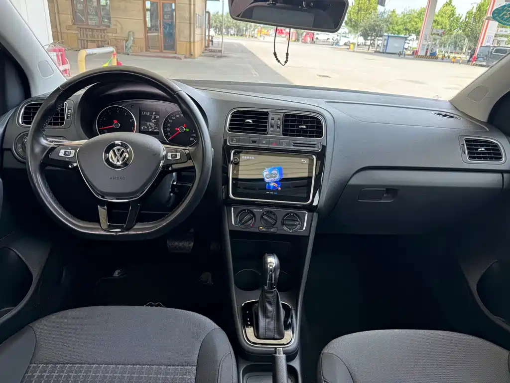 Volkswagen Polo — миниатюра 11