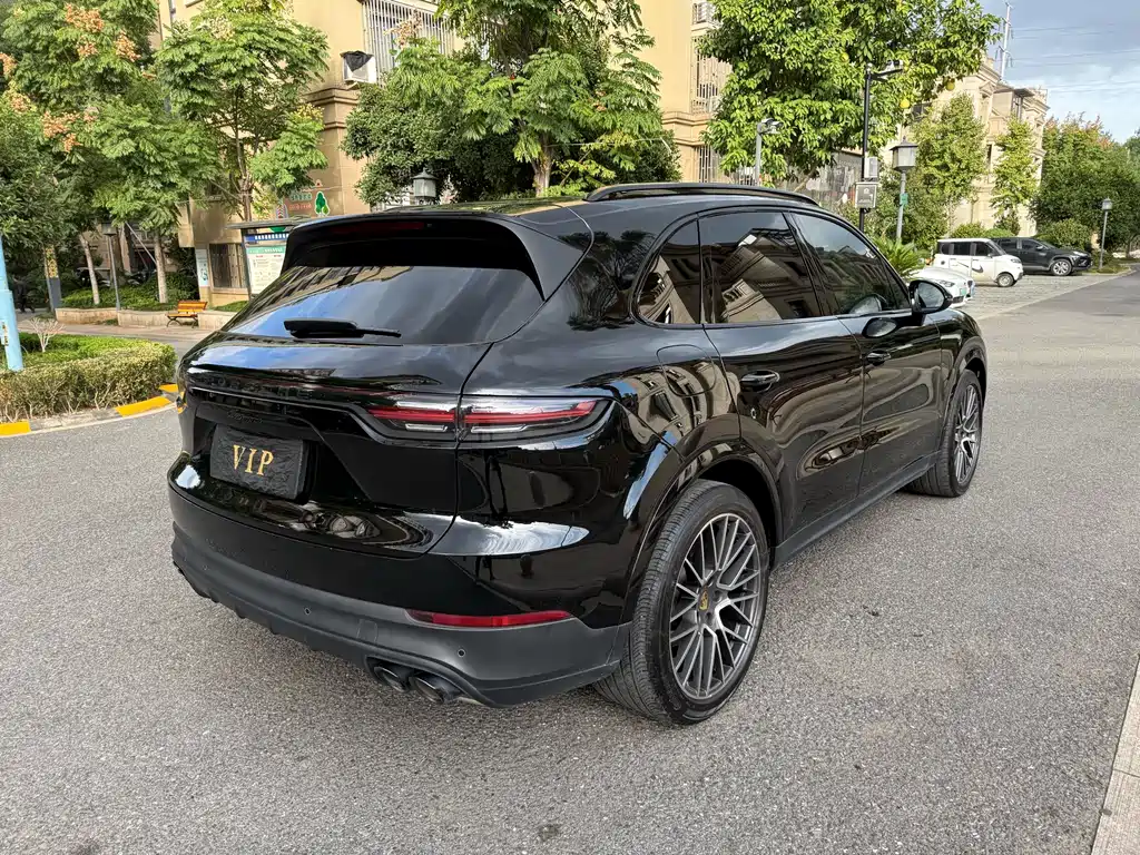 PORSCHE CAYENNE