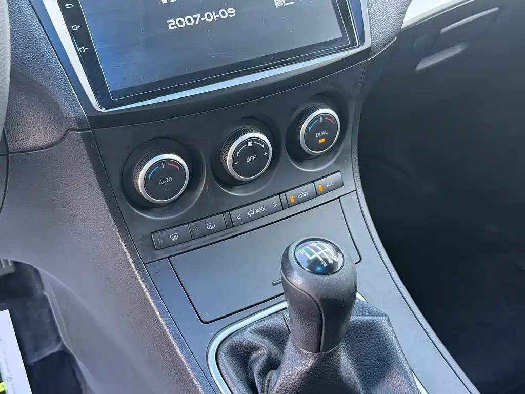 Mazda 3 Xingcheng — миниатюра 8