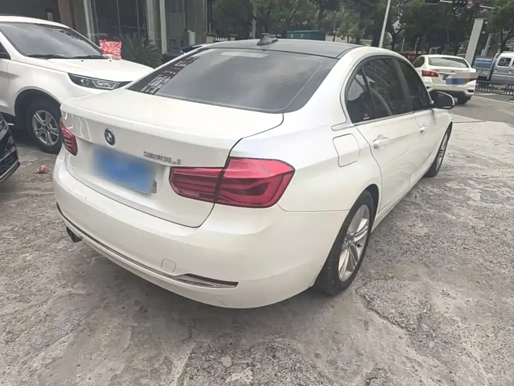 BMW 3 Series — миниатюра 7