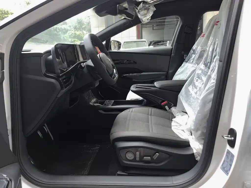 Hongqi EH7 2024 640 Pro+