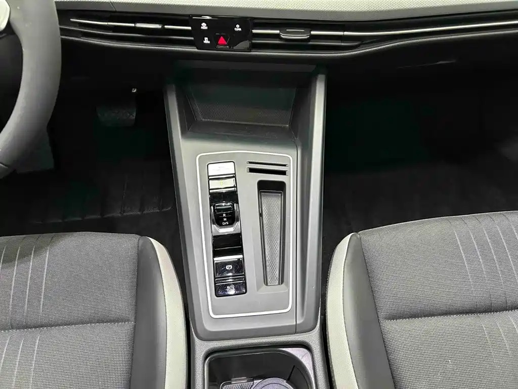 Volkswagen Golf — миниатюра 10