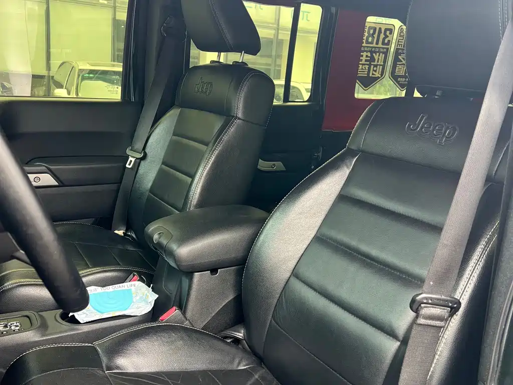 Jeep Wrangler — миниатюра 11