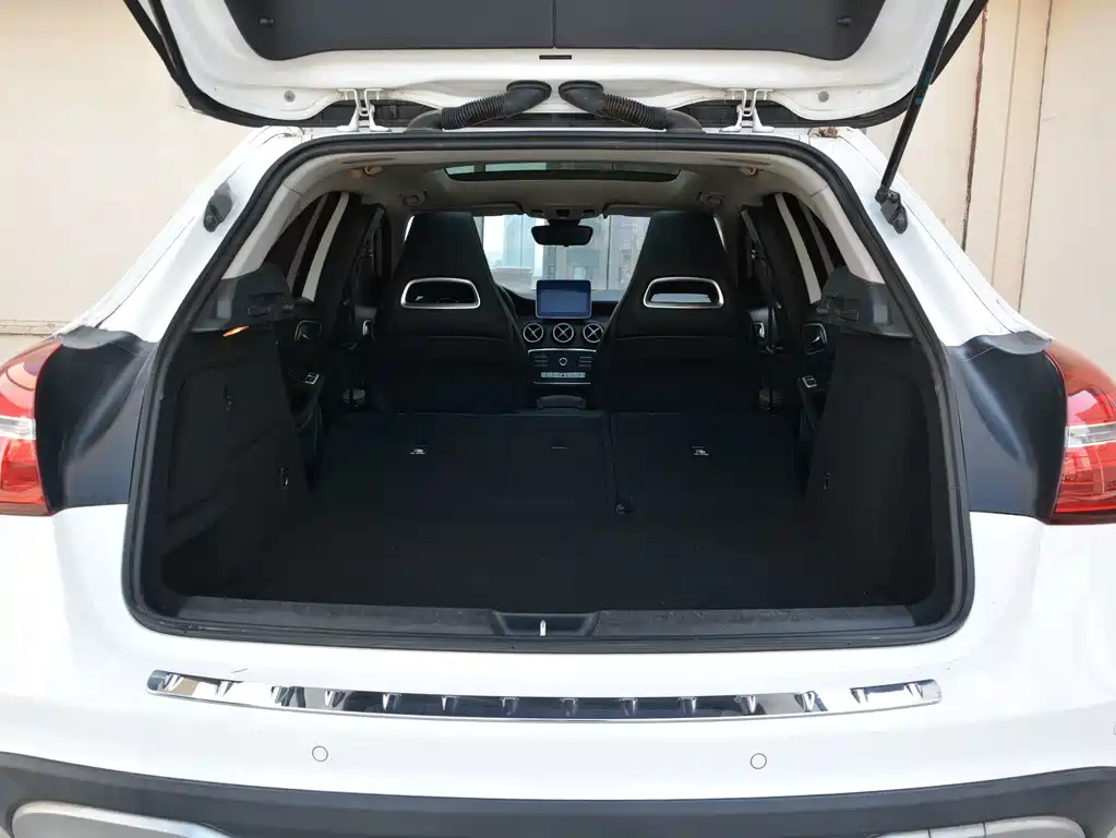 Mercedes-Benz GLA — миниатюра 13