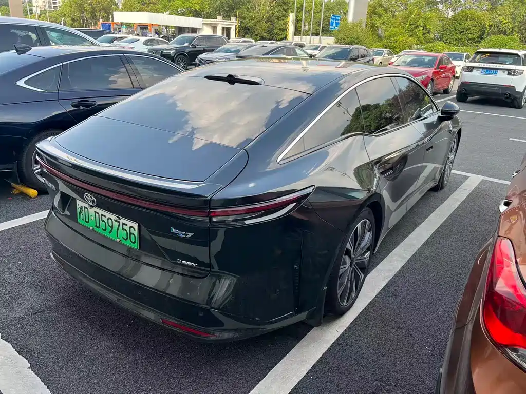 Toyota bZ3X - фото 8