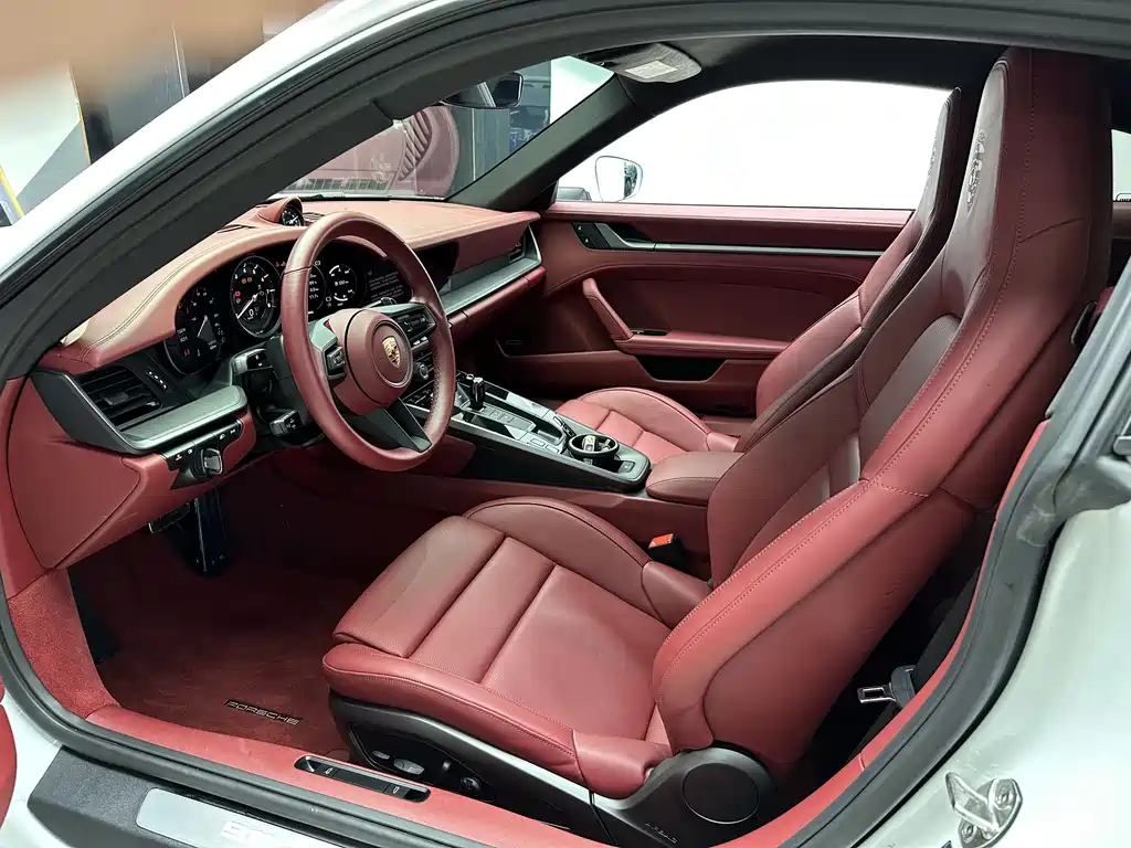Porsche 911 2023 Carrera 3.0T