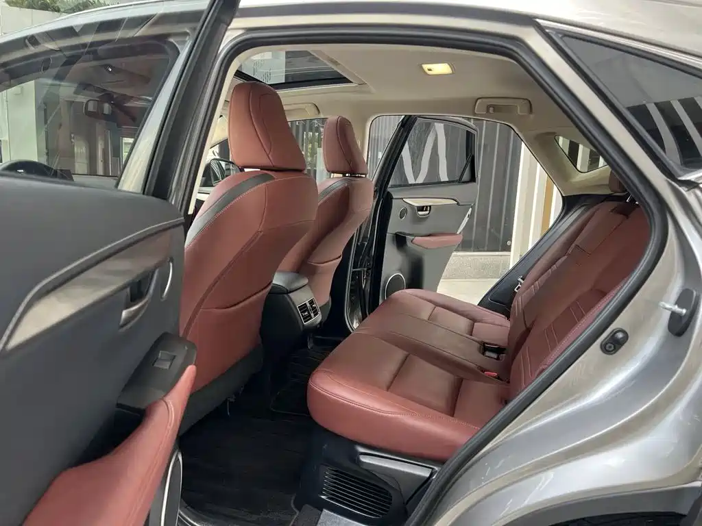 Lexus NX — миниатюра 8