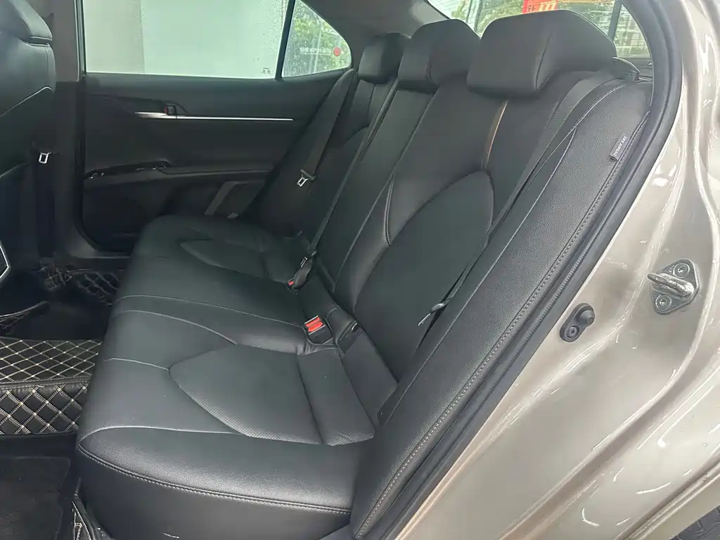 Toyota Camry — миниатюра 19