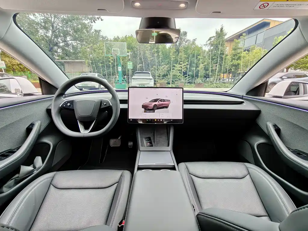 Tesla Model 3 — миниатюра 6