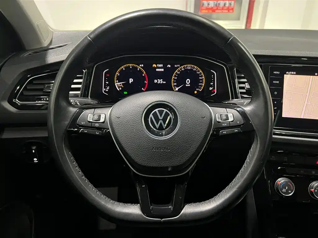 VOLKSWAGEN T ROC EXPLORING SONGS