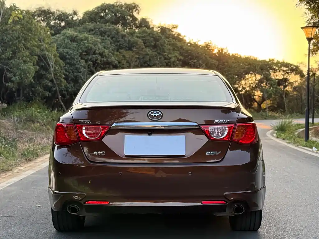 Toyota Reiz 2012 2.5V