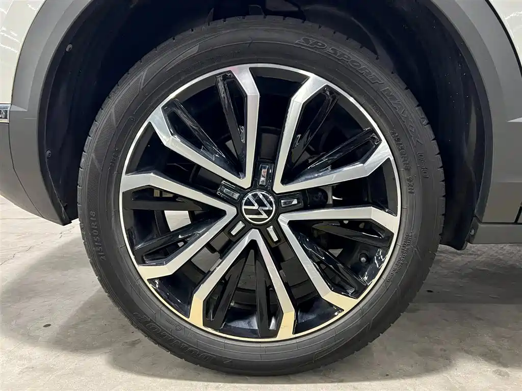 VOLKSWAGEN T ROC EXPLORING SONGS