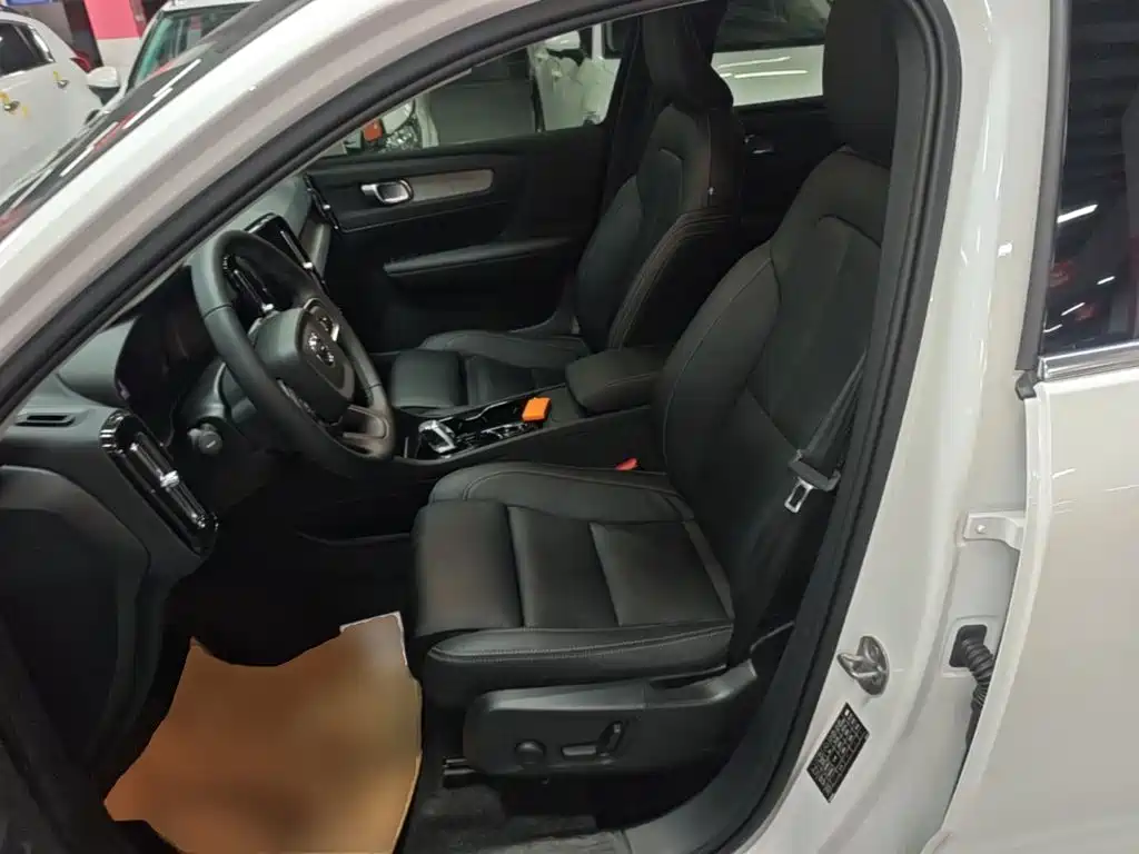 Volvo XC40 — миниатюра 15