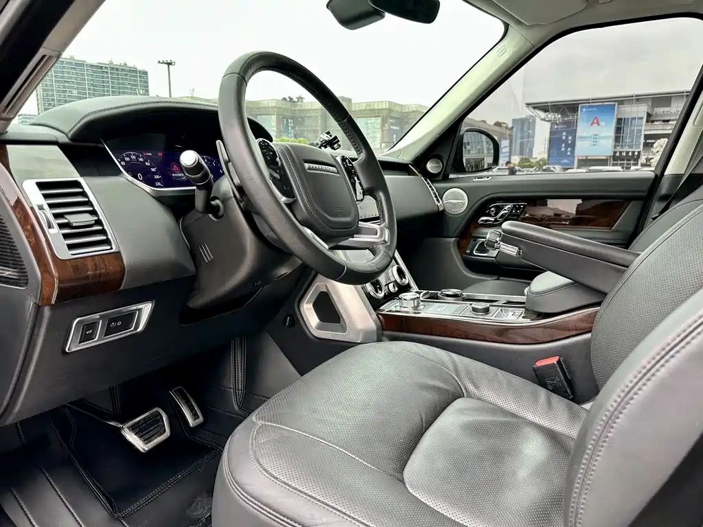 Land Rover Range Rover 2020 3.0 L6 Long Wheelbase