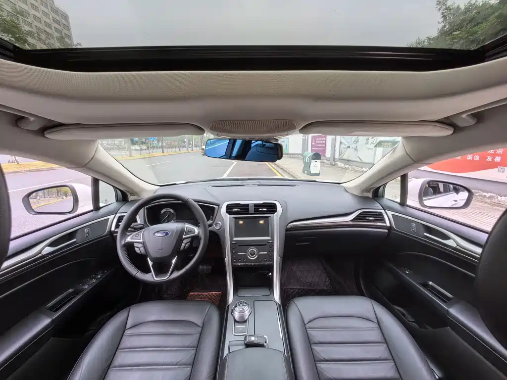 Ford Mondeo — миниатюра 9
