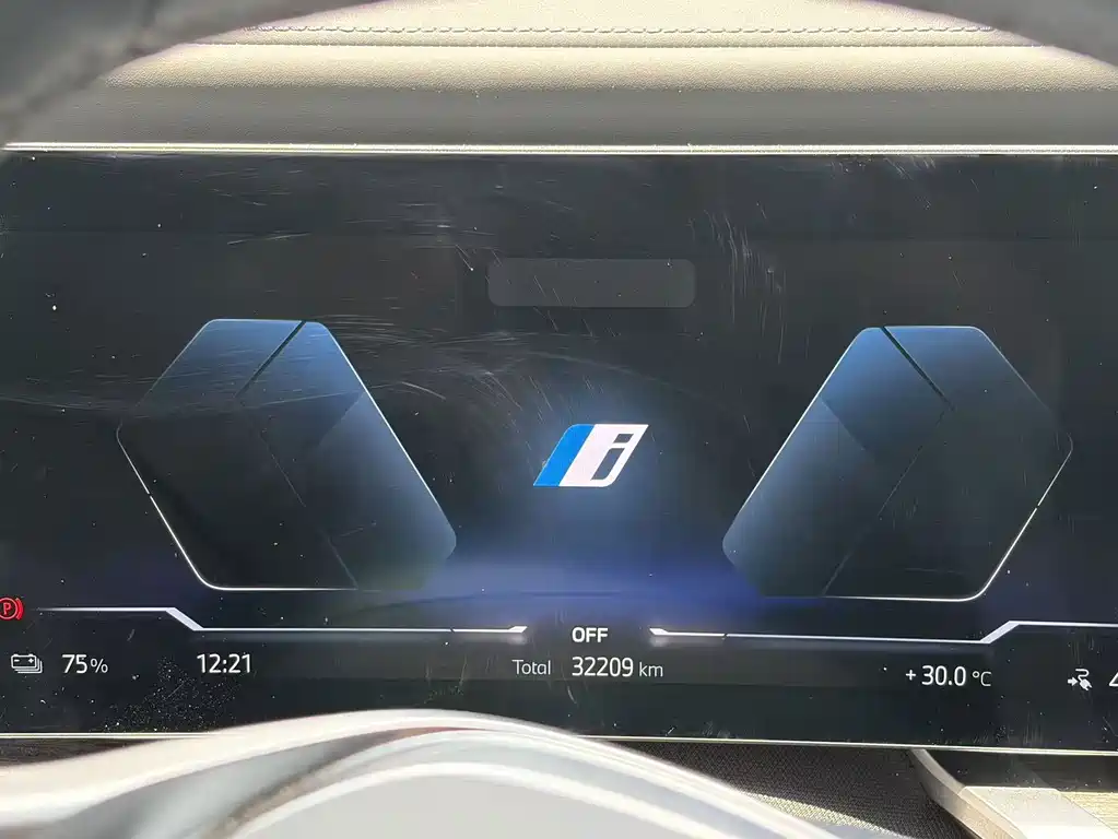 BMW i7 — миниатюра 6