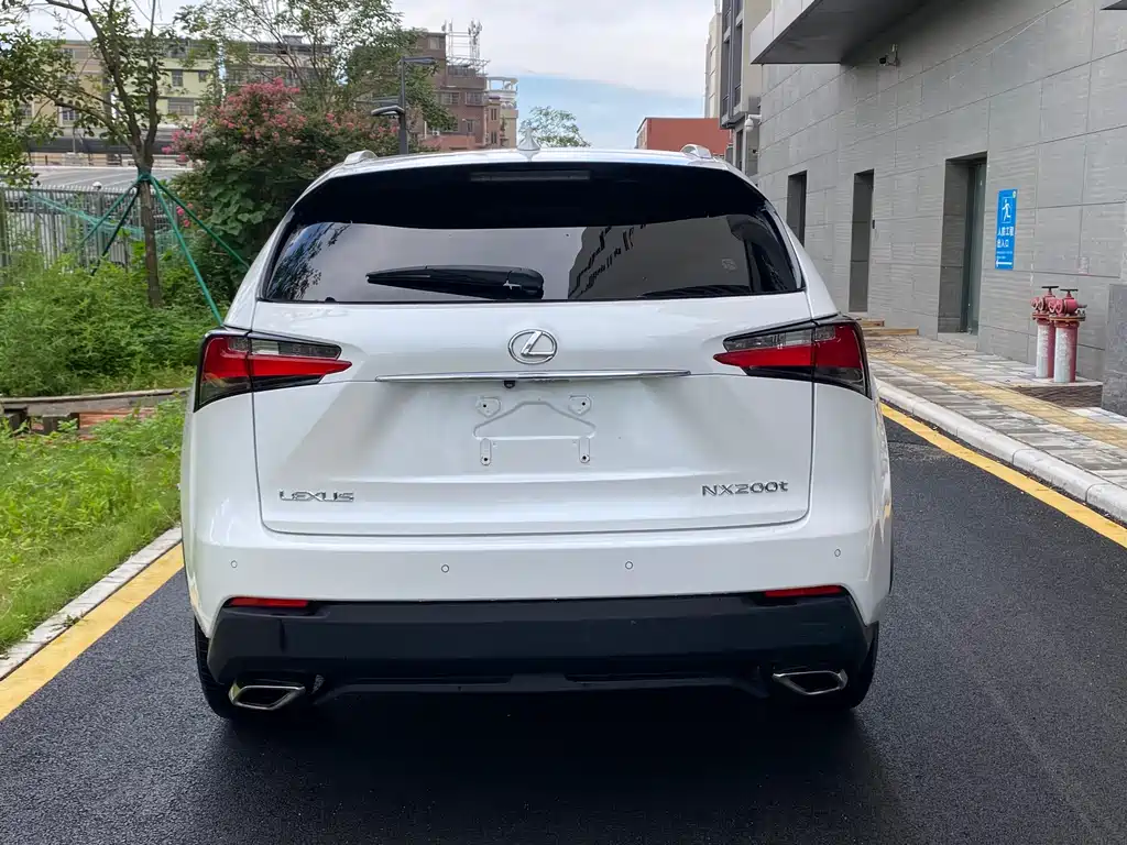 Lexus NX 2016 200