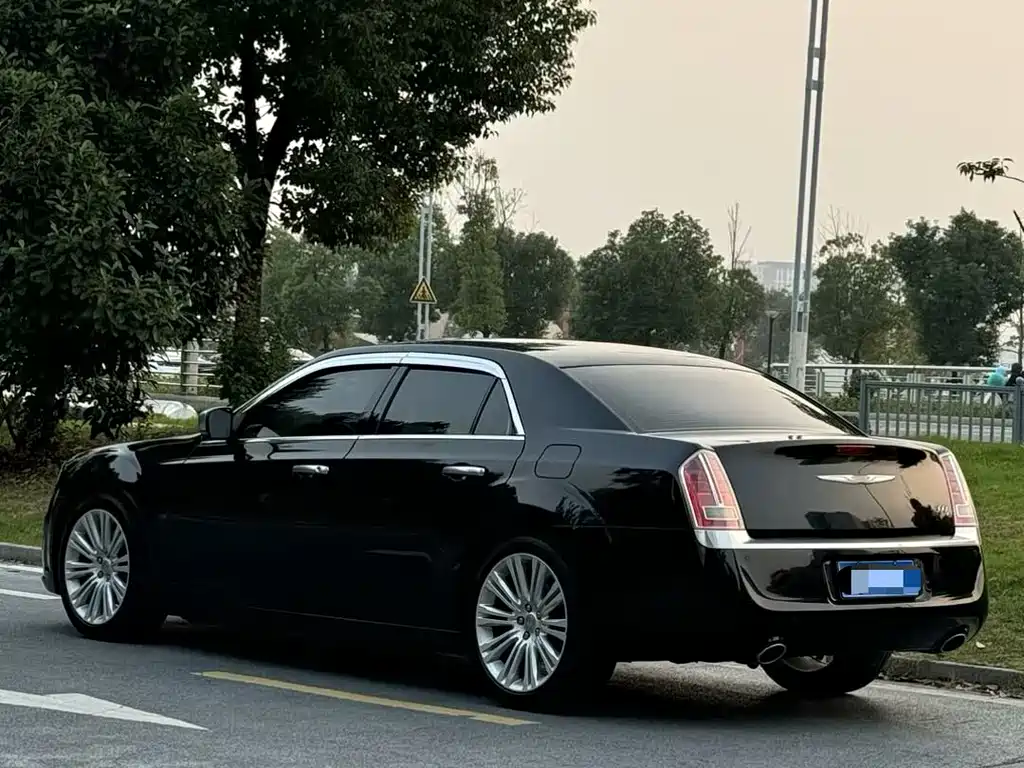 Chrysler 300C — миниатюра 4