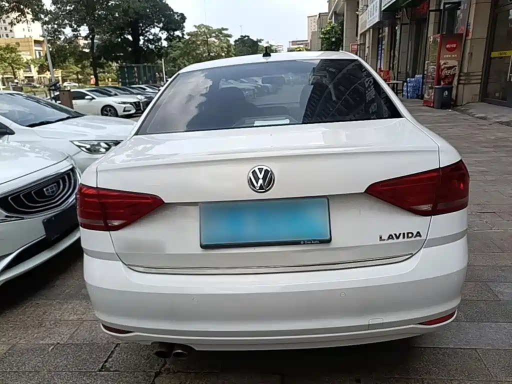Volkswagen Lavida — миниатюра 6