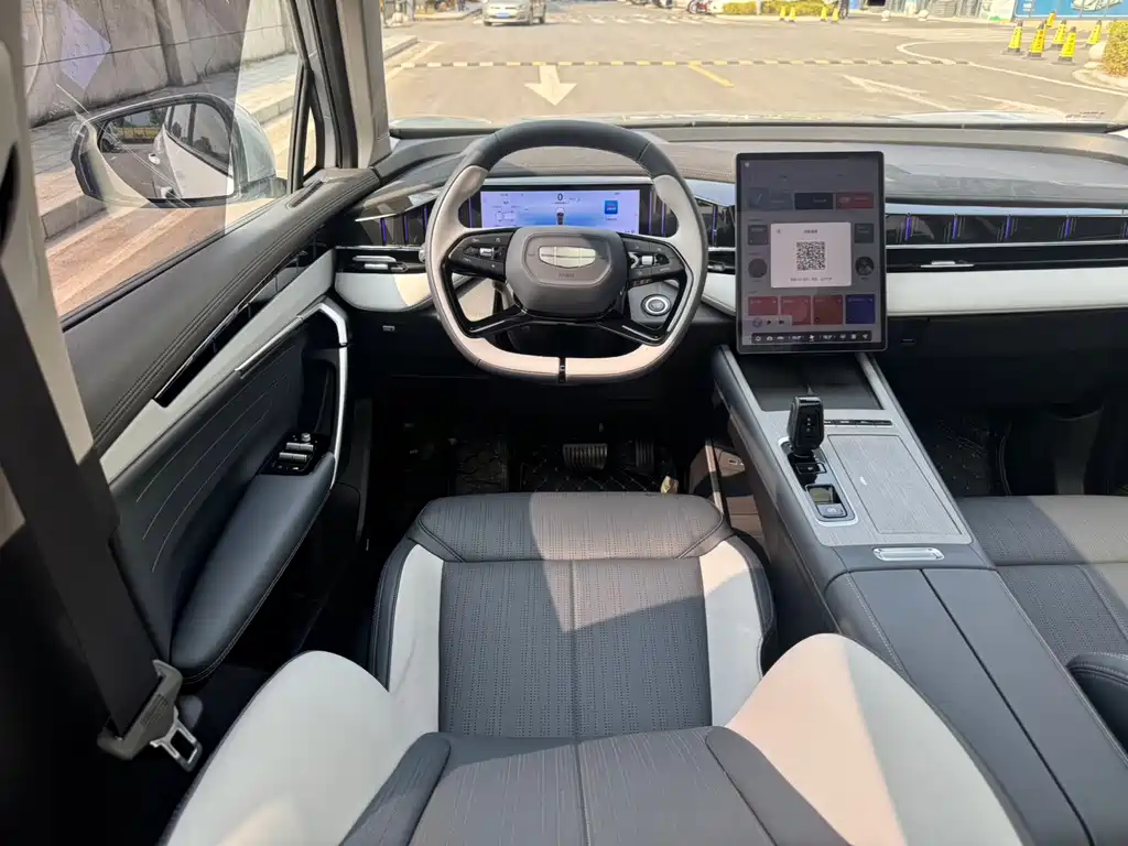 Geely Boyue L — миниатюра 13