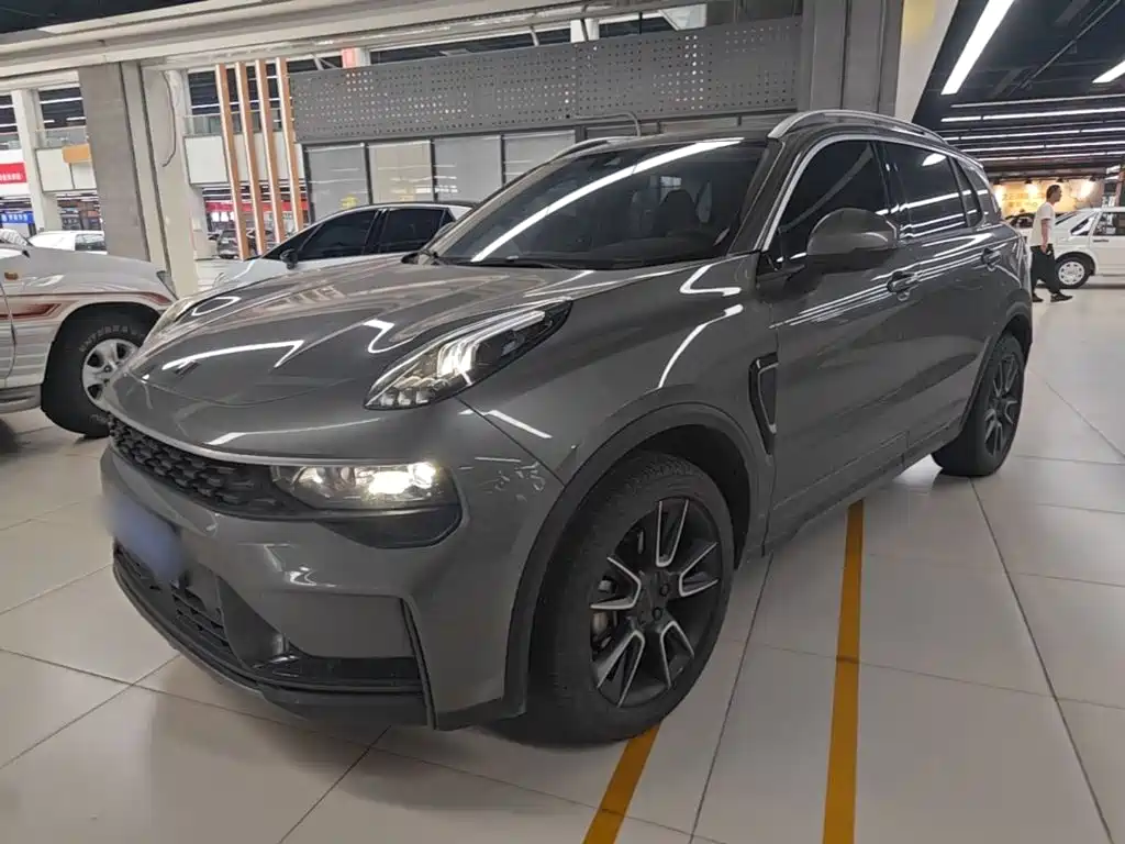 Lynk & Co 01